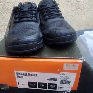 Nwt 5.11 ABR Trainer